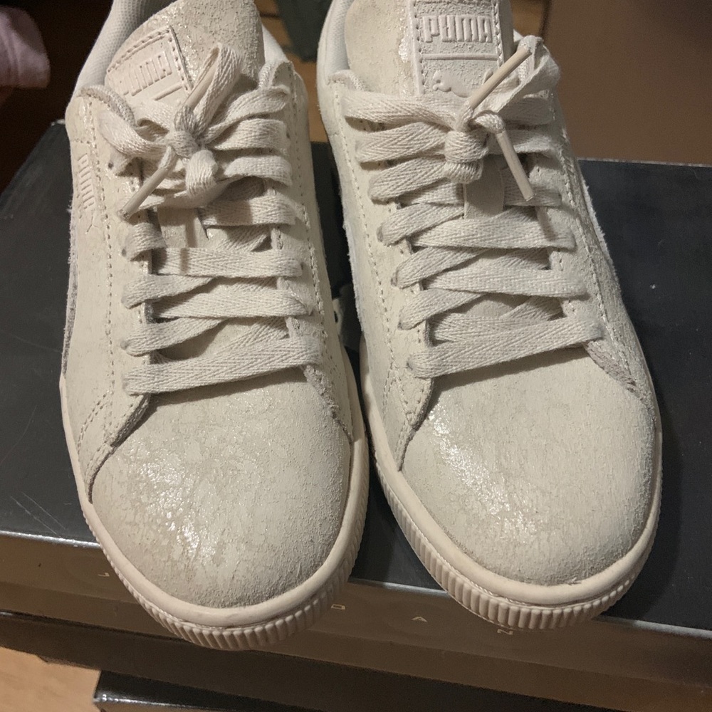 Puma - Picture 3 of 4